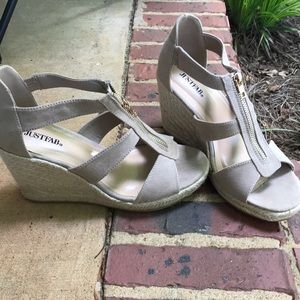 Taupe wedges